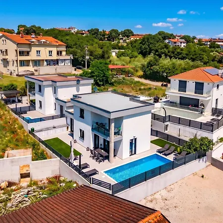 Holiday home Andreas With Private Pool - Happy Porec